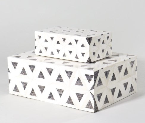 White Bone Box with Brown Chiseled Horn