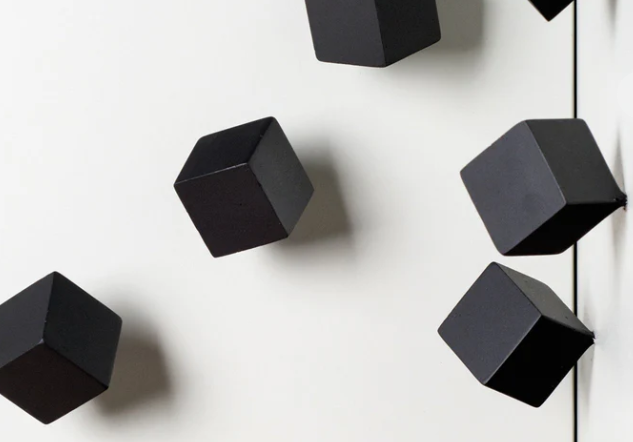 Pivot Wall Play Black