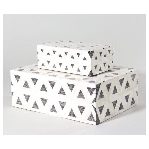 White Bone Box with Brown Chiseled Horn